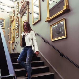 Cropped white jacket